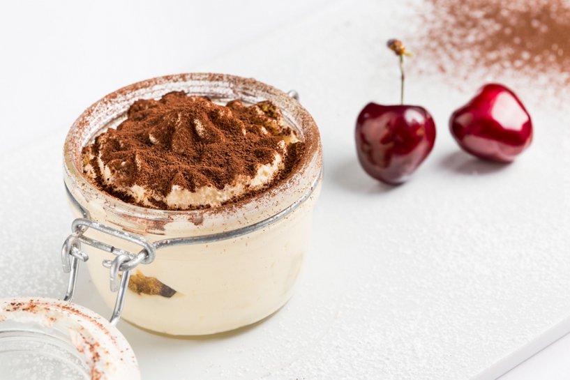 Ein Schoko-Käsekuchen mit Herbalife® Formula 1-Shake und Multi-Ballaststoff-Drink