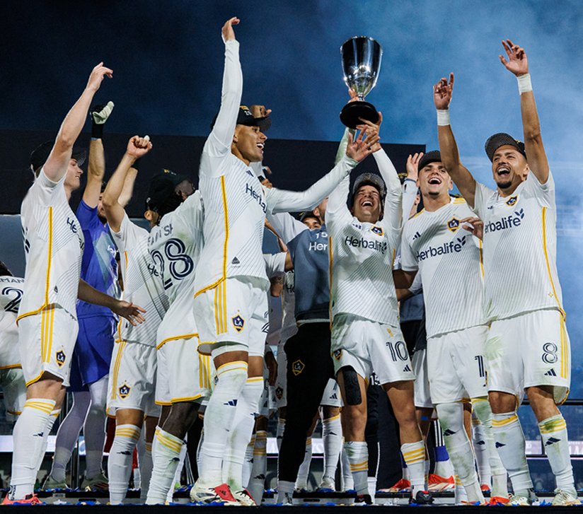 Los Angeles Galaxy, equipo patrocinado por Herbalife, celebrando su victoria en la final de la Copa MLS 2024.
