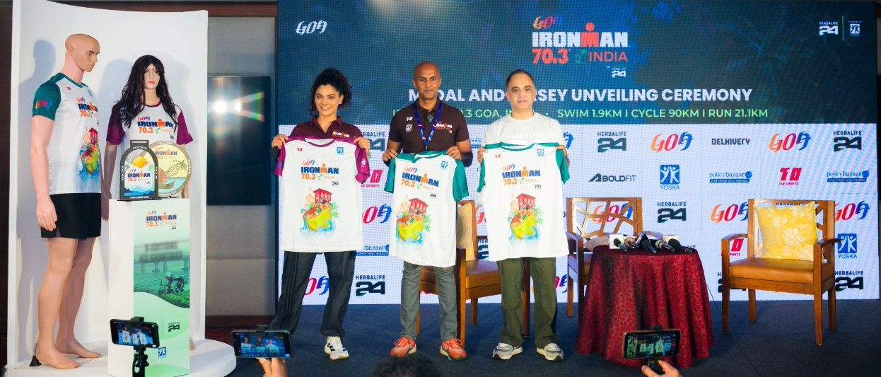 L-R - Saiyami Kher, Deepak Raj and a Herbalife representative