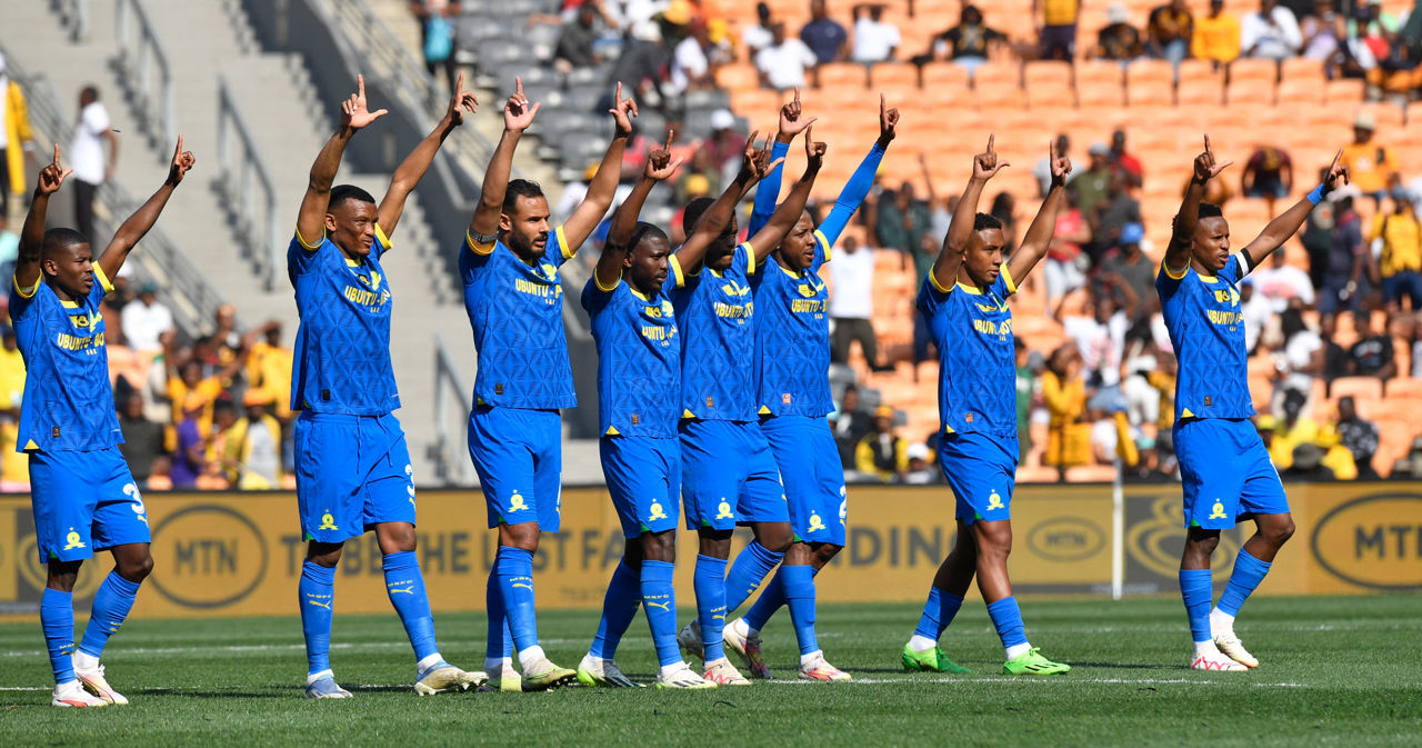 Mamelodi Sundowns players during the 2023 MTN8 Semi Final 1st Leg match between  Kaizer Chiefs and Mamelodi Sundowns on the 02 September 2023 at FNB Stadium © Sydney Mahlangu/BackpagePix