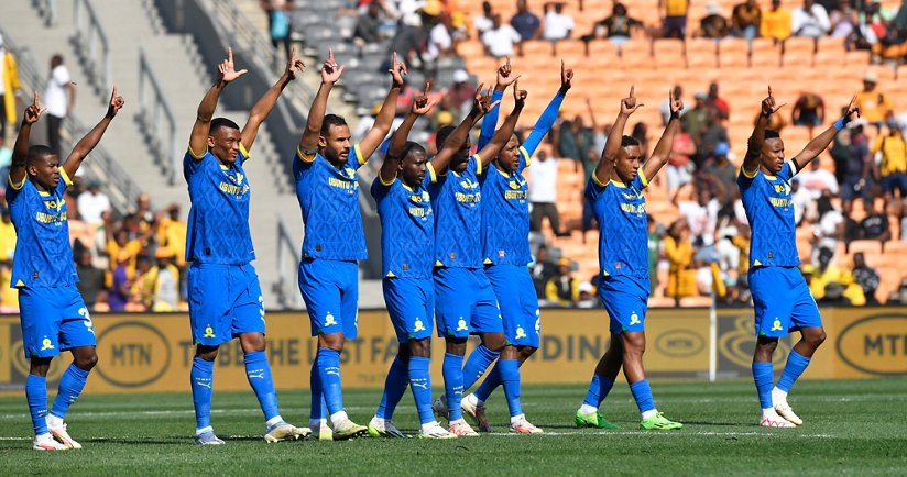 Mamelodi Sundowns players during the 2023 MTN8 Semi Final 1st Leg match between  Kaizer Chiefs and Mamelodi Sundowns on the 02 September 2023 at FNB Stadium © Sydney Mahlangu/BackpagePix