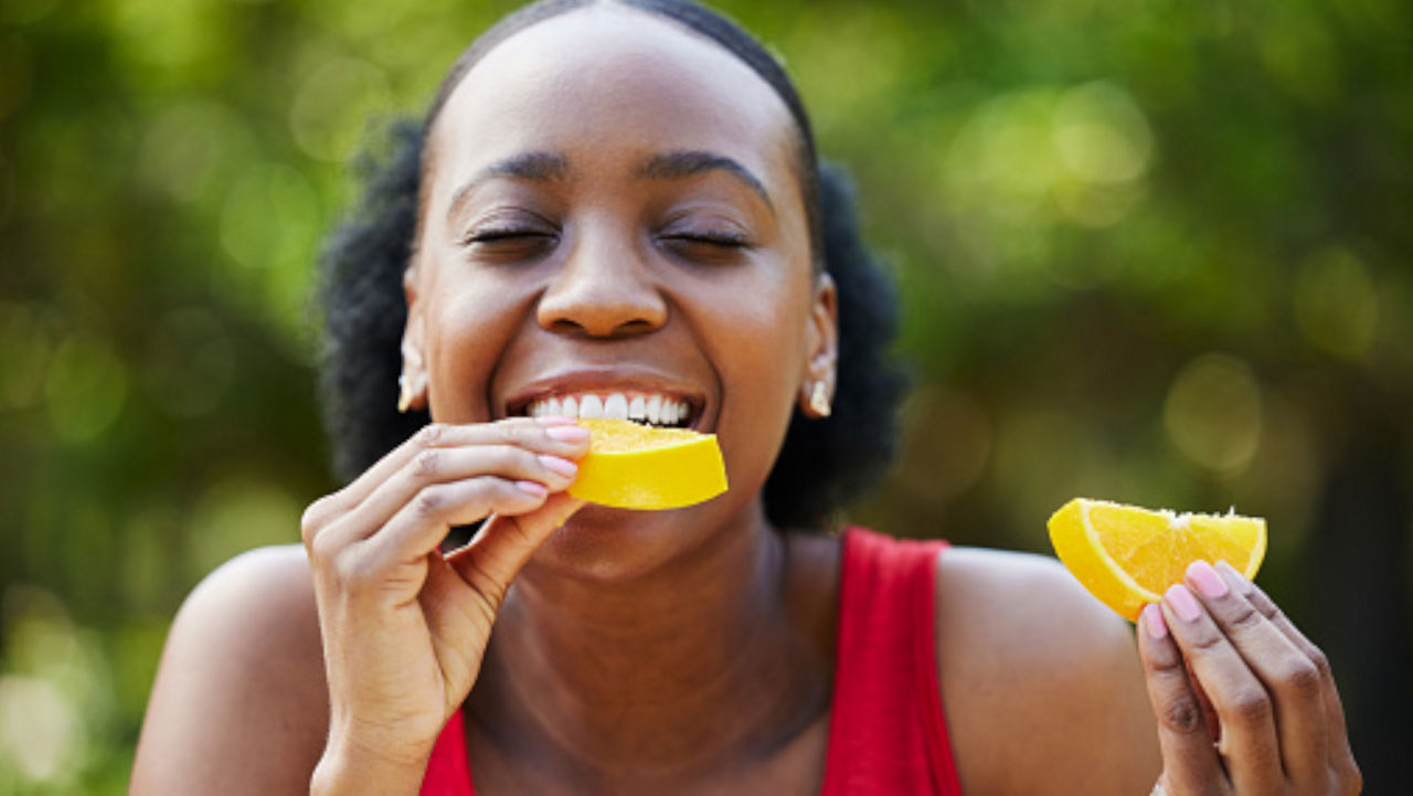 The Header Image for the 4 Surprising Benefits of Vitamin C Article on Herbalife.com