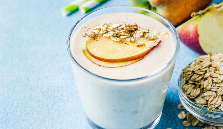 ¡Deleita a tus papilas gustativas con esta receta de avena con manzana y cacahuate!
