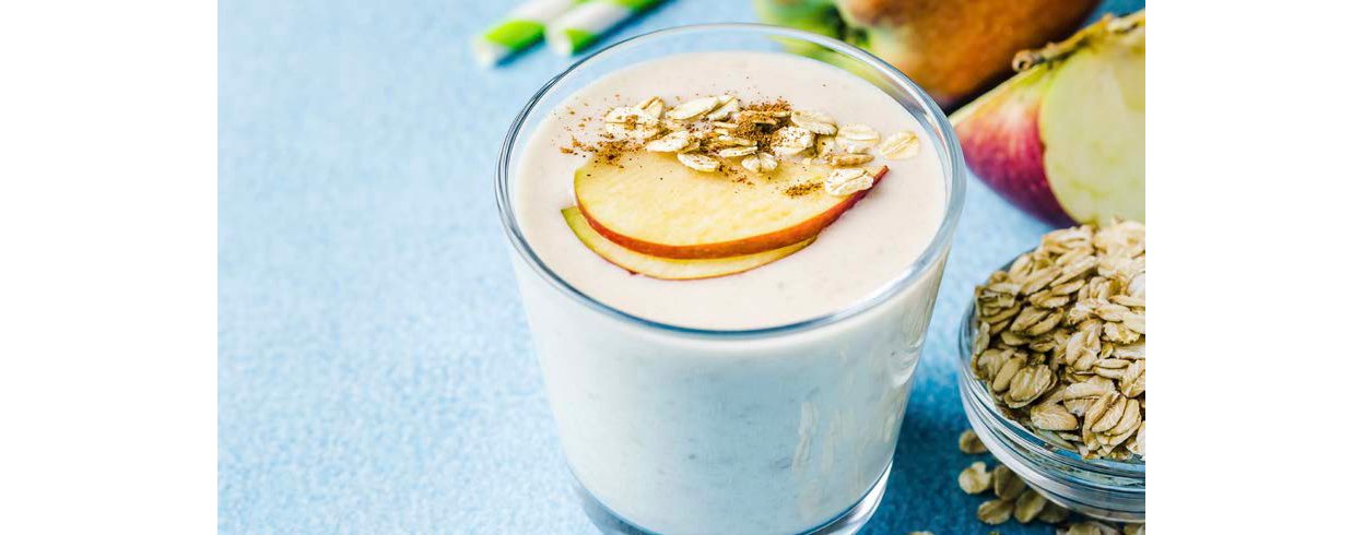 ¡Deleita a tus papilas gustativas con esta receta de avena con manzana y cacahuate!