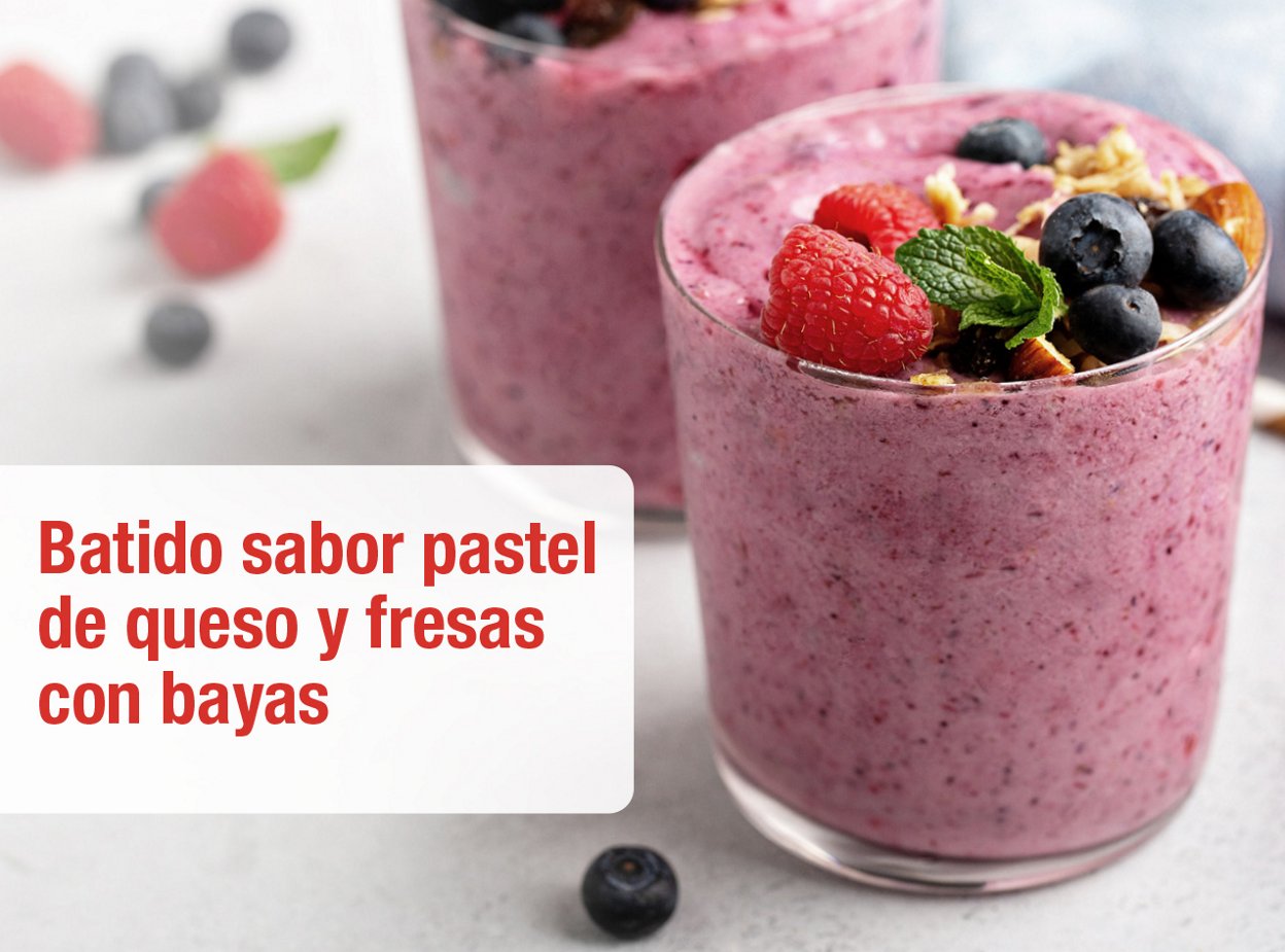 Batido sabor pastel de queso y fresas con bayas