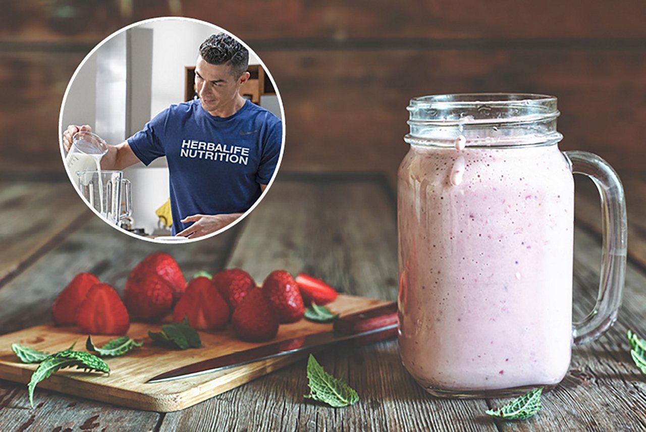 Cristiano Ronaldo with signature shake