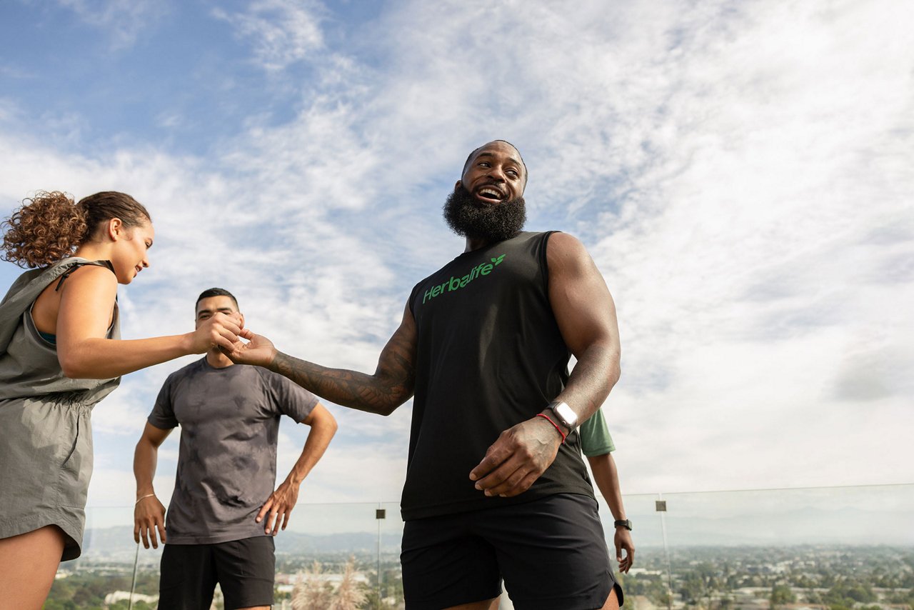 Coach met klanten buiten