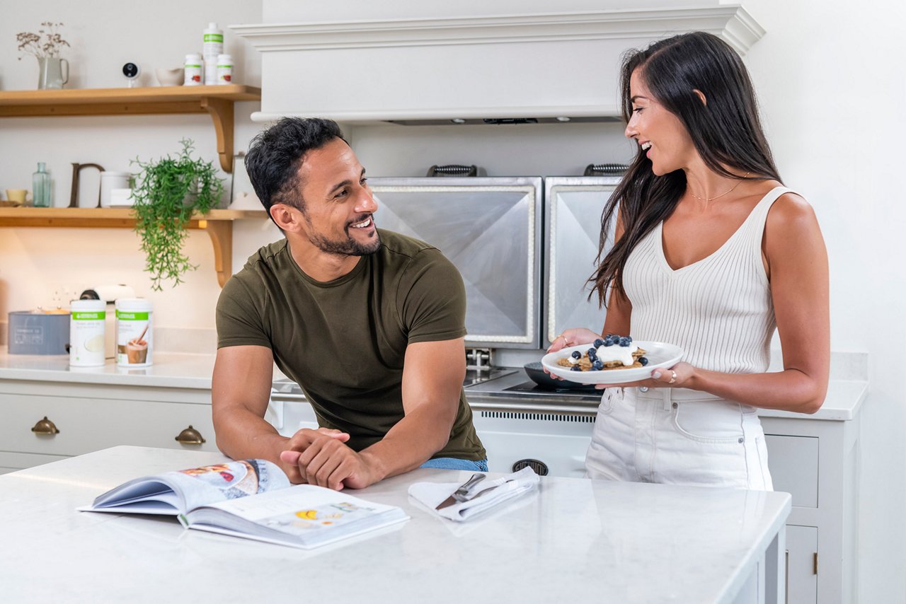 pareja cocina cocina