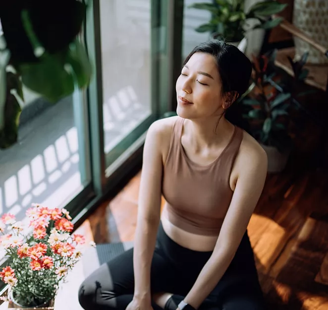 li-woman-relaxing-home-pdp.jpg 
